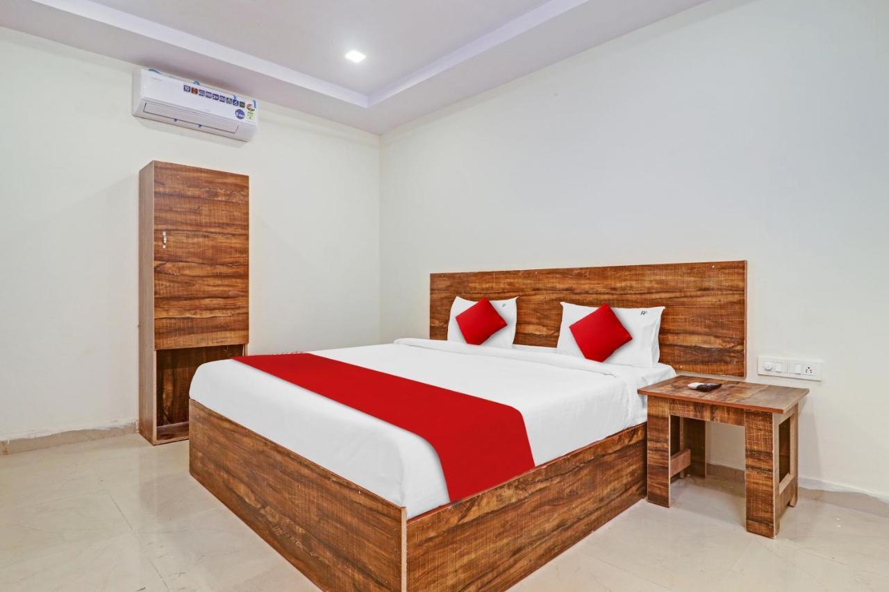 Hotel O R Square Inn Hajdarabad Zewnętrze zdjęcie