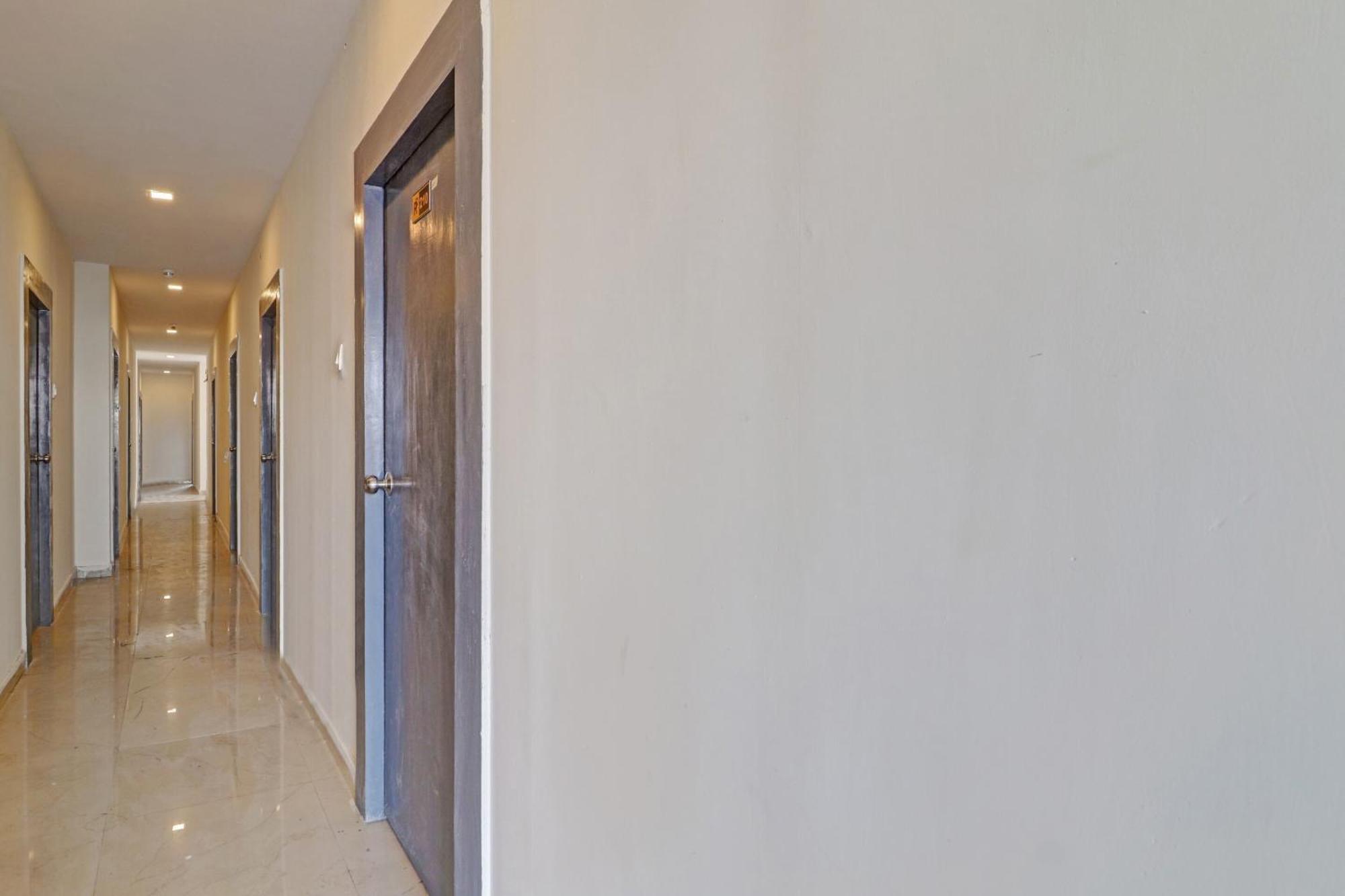 Hotel O R Square Inn Hajdarabad Zewnętrze zdjęcie