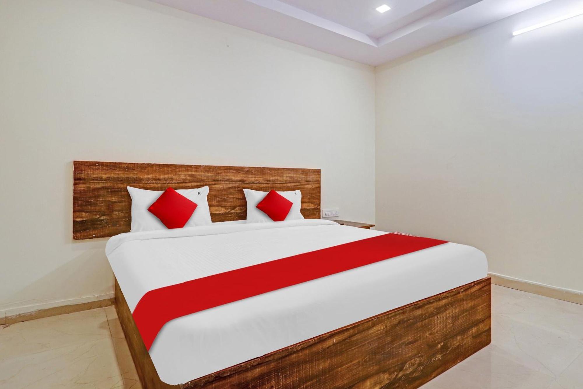 Hotel O R Square Inn Hajdarabad Zewnętrze zdjęcie