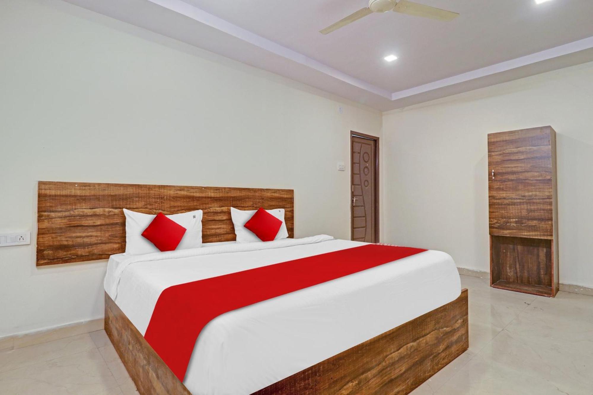 Hotel O R Square Inn Hajdarabad Zewnętrze zdjęcie